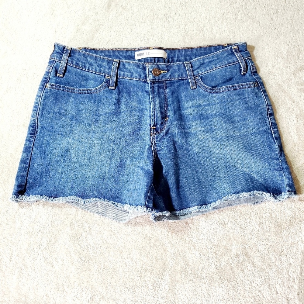 Levi's Cutoff Mom Jean Shorts